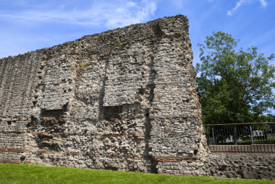 A section of the remains of the London Wall built by the Romans in Londinium A section of the remains of the London Wall built by the Romans in Londinium